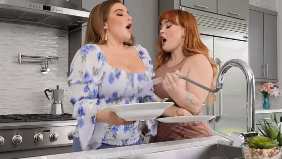 ⁣Drenching Her Dinner Guest ※ Summer Hart, Natasha Nice ※ We Live Together 