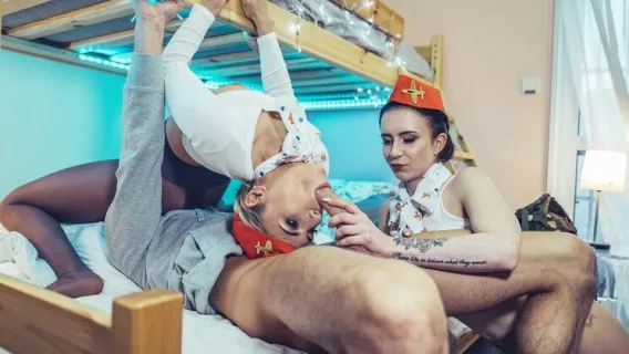 ⁣A Tight Layover ※ Caroline Mann, Nick Ross, Lindsey Cruz ※ Fake Hostel 