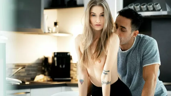 Catch A Break ※ Tiffany Tatum, Mugur ※ SexArt 