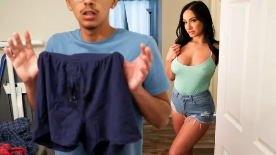 ⁣Stepmom Wants Fresh Cum - S1:E6 ※ Jennifer White ※ Mom Wants To Breed 