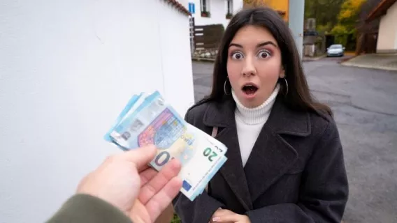 ⁣Petite House Cleaner Loves To Suck ※ Martin Gun, Katty West ※ Public Agent 