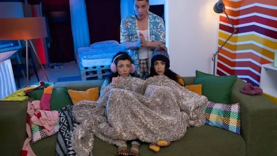 Girls In Heat ※ Steve Q, Mini MitziX, Black Angel ※ Fake Hostel 