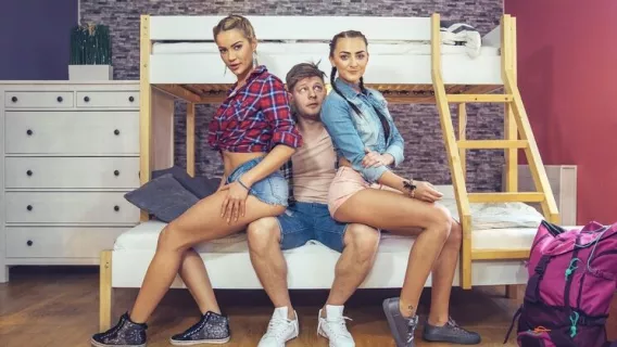 ⁣Stuck Under A Bed ※ Katy Rose, Michael Fly, Cherry Kiss ※ Fake Hostel 