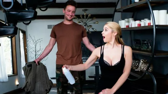 ⁣A Proud Patriotic Parent ※ Sarah Vandella, Van Wylde ※ Family Sex Massage 