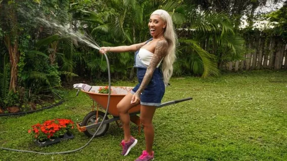 ⁣Hardcore Gardening ※ Kona Jade, Logan Xander ※ RK Prime 