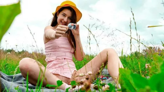 ⁣Orgasming Surrounded By Flowers ※ Jolie Butt ※ Club Sweethearts 