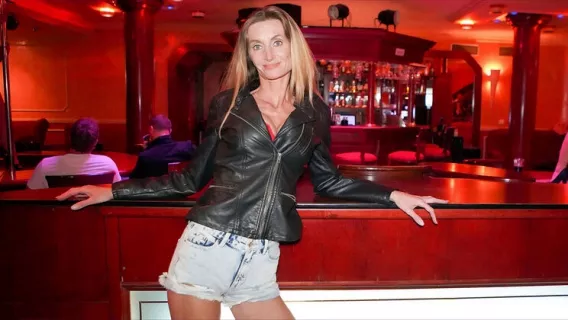 ⁣First Time At The Club ※ Mia, Mia L, Darren ※ MYLF X Series 