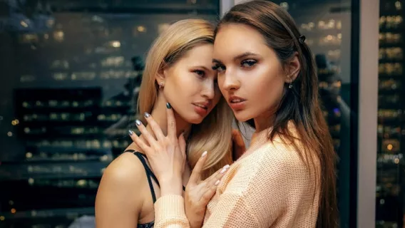 Unfinished Lesson ※ Stella Cardo, Viviann ※ SexArt 