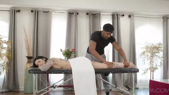 ⁣Leigh Raven - Tattooed Babe Leigh Raven Gets Fucked By Her Hung Black Masseur ※ Leigh Raven ※ Kinky Spa