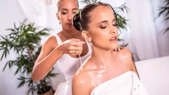 ⁣Big Boobs Czech Girls Scissoring ※ Emily Bright, Jennifer Mendez ※ Massage Rooms 