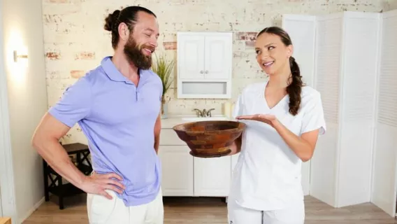 ⁣A Nuru Market ※ Izzy Lush, Brad Newman ※ Nuru Massage 