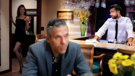 ⁣The Waiter ※ Elena Koshka, Ramon Nomar ※ Team Skeet X Series 