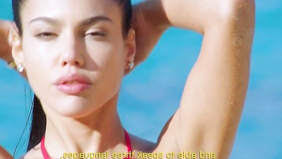 ⁣Man fucks brunette on the beach 