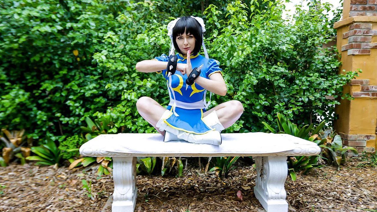 ⁣Back Street Fighter: Cosplay Queen 