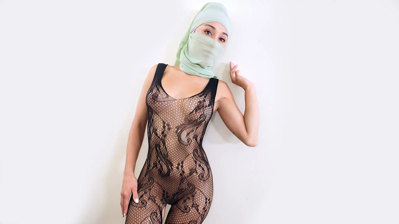⁣Underneath the Hijab 