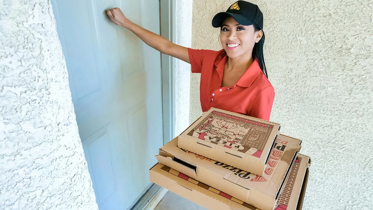 Delivery Girl 