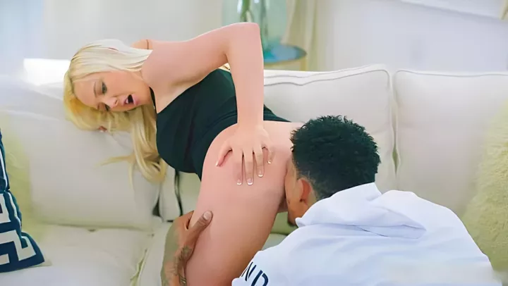 Cute food delivery girl seduced a customer with a fitted dress 