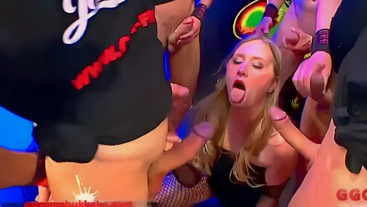 ⁣Extreme bukkake and fucking a young slut 