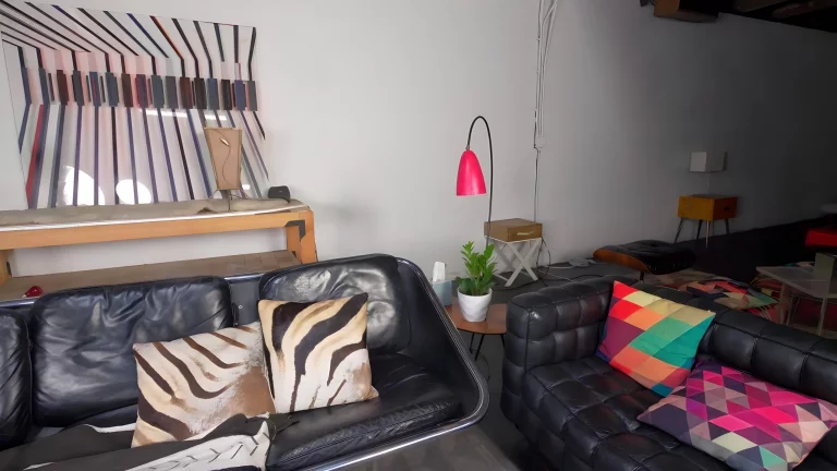 ⁣Keira Croft Anal Plug Salesgirl In Demonstration 