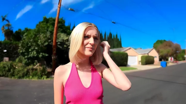 Blonde Girl Likes Creampie 