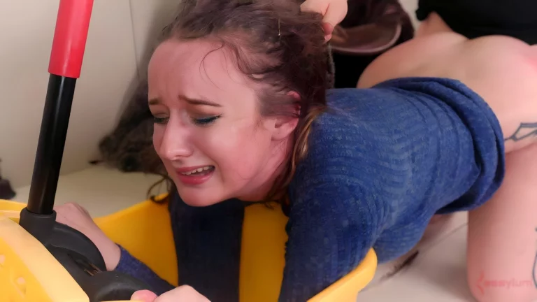 Cute Girl Gets Her Ass Fucked And Sucks His Dick 