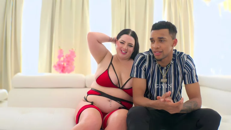 ⁣Plump Brunette Takes A Hard Black Dick 