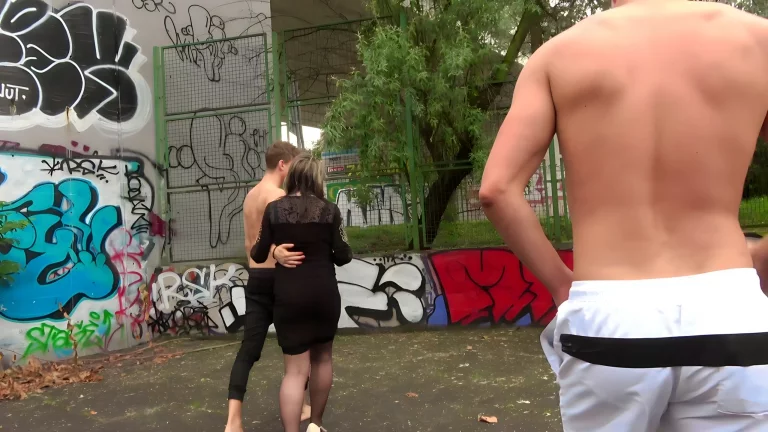 ⁣Horny GILF Enjoys Outdoor Foursome With Young Studs 