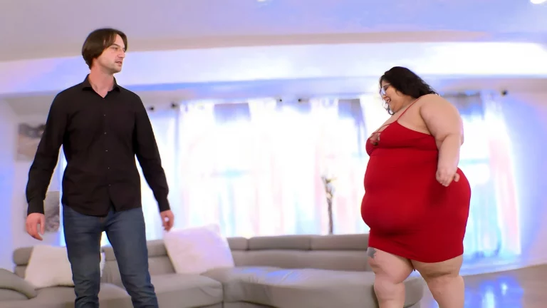 ⁣Stranded BBW Picked Up By A Chubby Chaser 