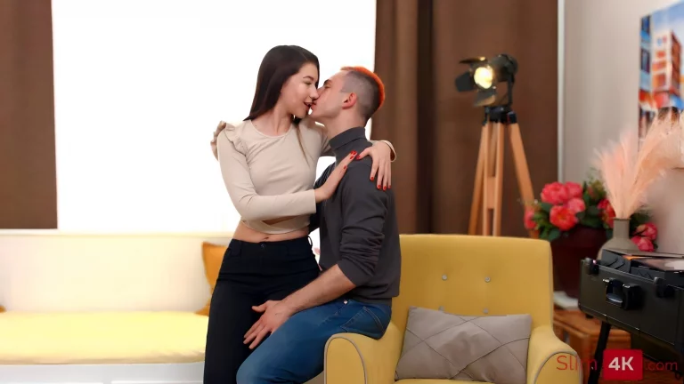 ⁣Macho Lures Slim Beauty Into Affair 