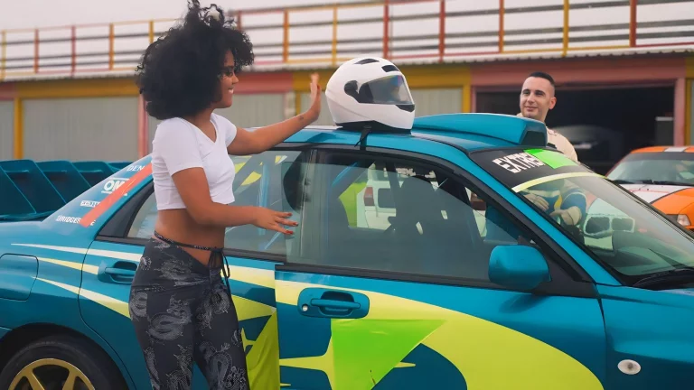 ⁣Naughty Exotic Babe Selva Lapiedra Fucks With Racer In Garage 
