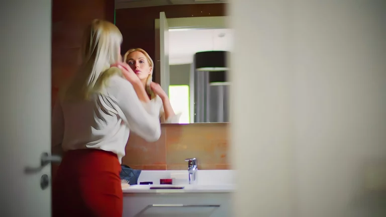 ⁣Angelika And Alberto Fuck For The First Time But She Finds A Secret Video 