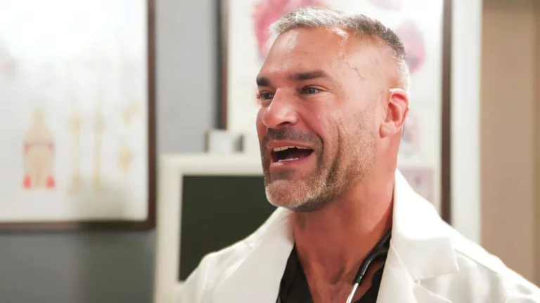 ⁣Guy Watching Wife Fucked By Her Doctor 