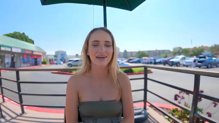 Horny Girl Wants Big Dick 