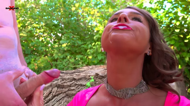 ⁣Bukake For Sexy Susi 