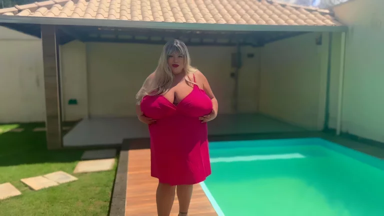 ⁣Burglar Has Fun With Gorgeous Angel 