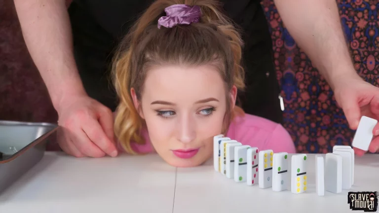 Slavemouth: Facefuck Dominoes 