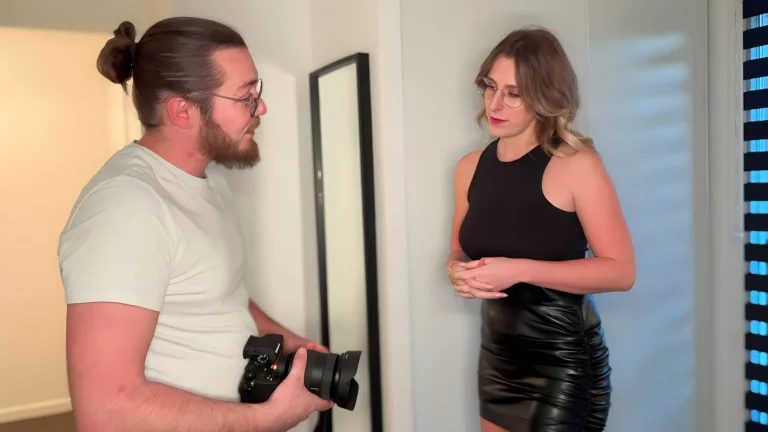 ⁣Incredibly Busty Milf Alva Rox Gets Pounded By Horny Photographer 