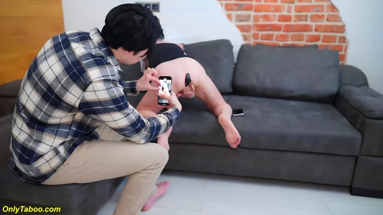 ⁣Grandma Viki Rai Anal Fisted 