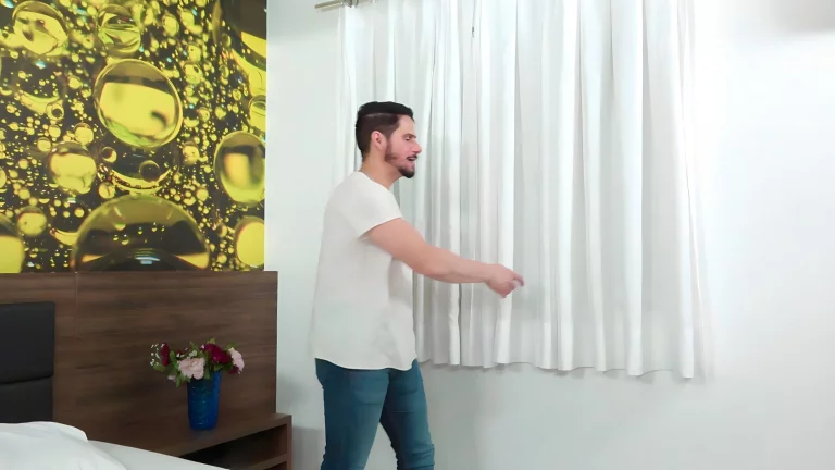 ⁣Trans Vixen Sodomizes The Handyman 