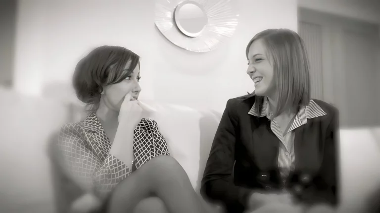 ⁣Blissful Embrace: Molly Mason And Jennifer Whites Intimate Connection 