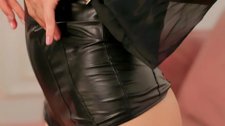 Sexy Tiffany Tatum Knows How To Ride It 