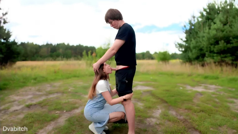 ⁣I Love Sucking Dick Outdoors Its More Fun To Swallow Cum In Public 