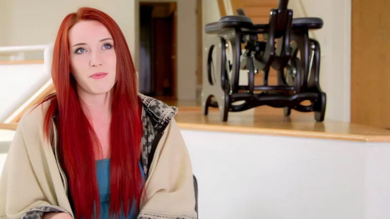 ⁣Pretty Redhead Avalon Aries Receives Oral Pleasure From James Deen 