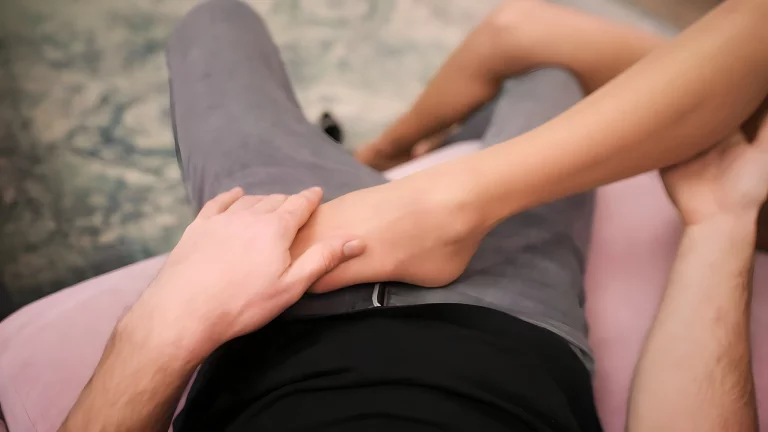 ⁣Angelika Loves To Tease Boyfriend With Her Sexy Feet 