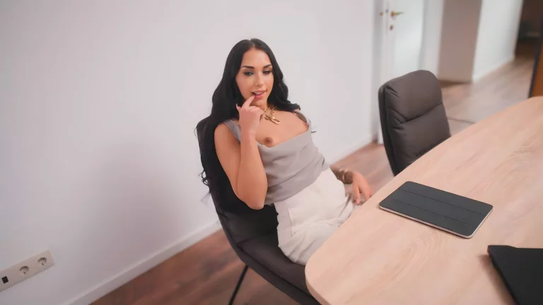 ⁣Black Angel Takes Her Big Dick Coworker Back To Her Place 