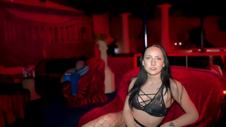 ⁣Hottest Dancer Of The Club! 