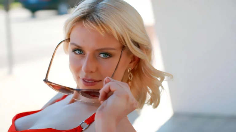 ⁣Blonde Doll Charley Chaplin Enjoys A Big Toy And A Big Dick 