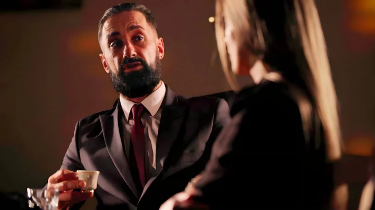 ⁣Sexy Brunette Chicks Share A Dick 