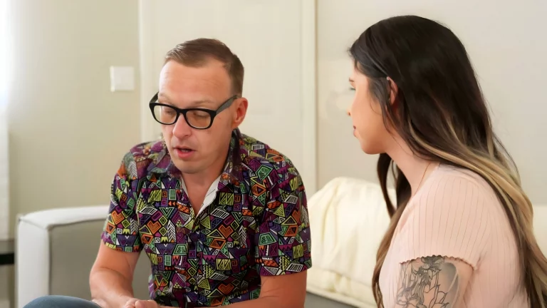 ⁣Horny Latina Wife Marley Madden Takes Big Dick Cuckold 