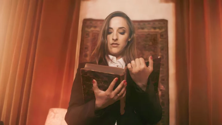 ⁣Amirah Adara Loves Licking Zazies Pussy 